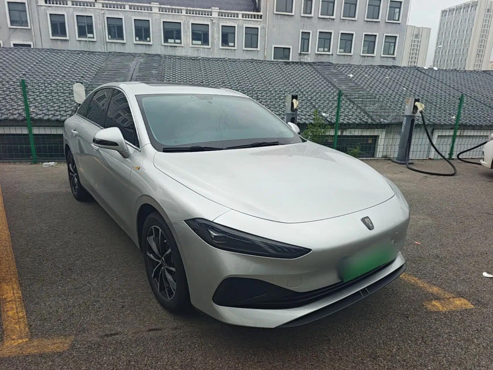 Roewe D7 2025 DMH 125km World Champion Edition — миниатюра 3