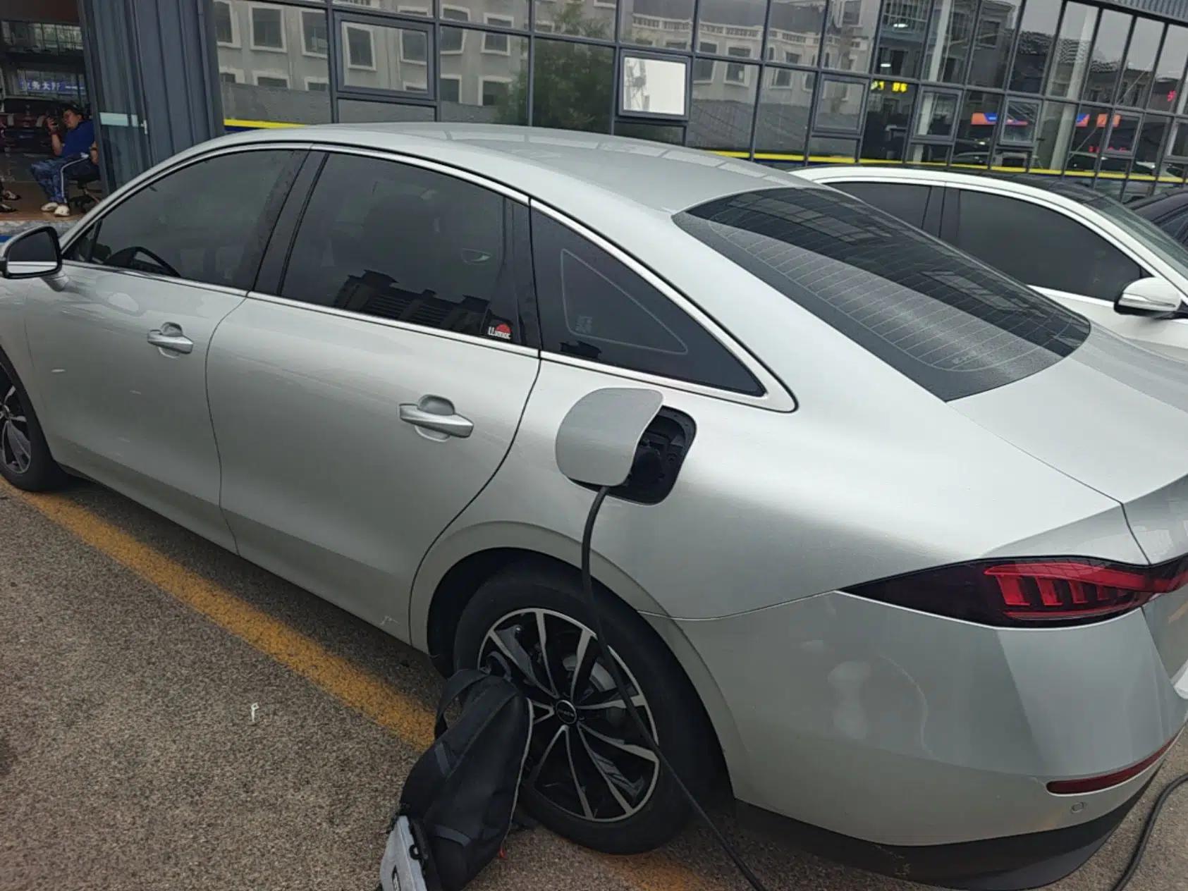 Roewe D7 2025 DMH 125km World Champion Edition — миниатюра 4