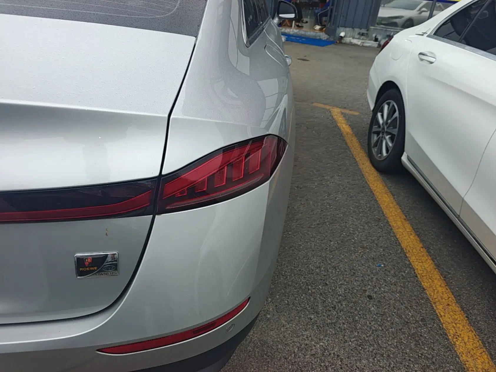 Roewe D7 2025 DMH 125km World Champion Edition — миниатюра 9