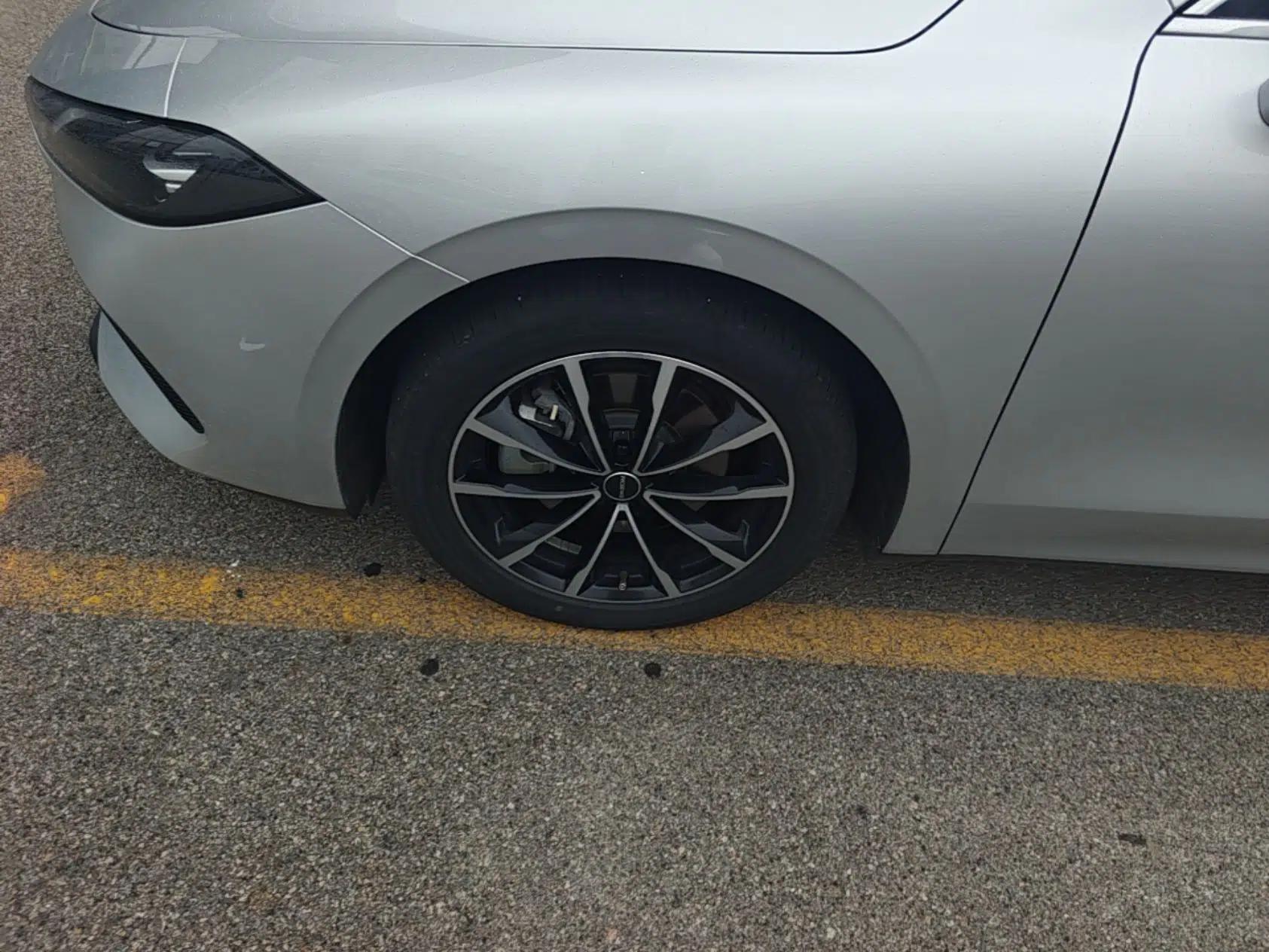 Roewe D7 2025 DMH 125km World Champion Edition — миниатюра 10