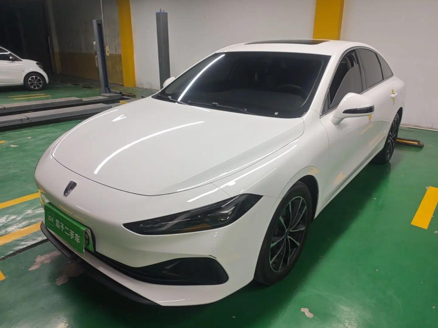 Roewe D7 2025 DMH 125km World Champion Edition — миниатюра 1