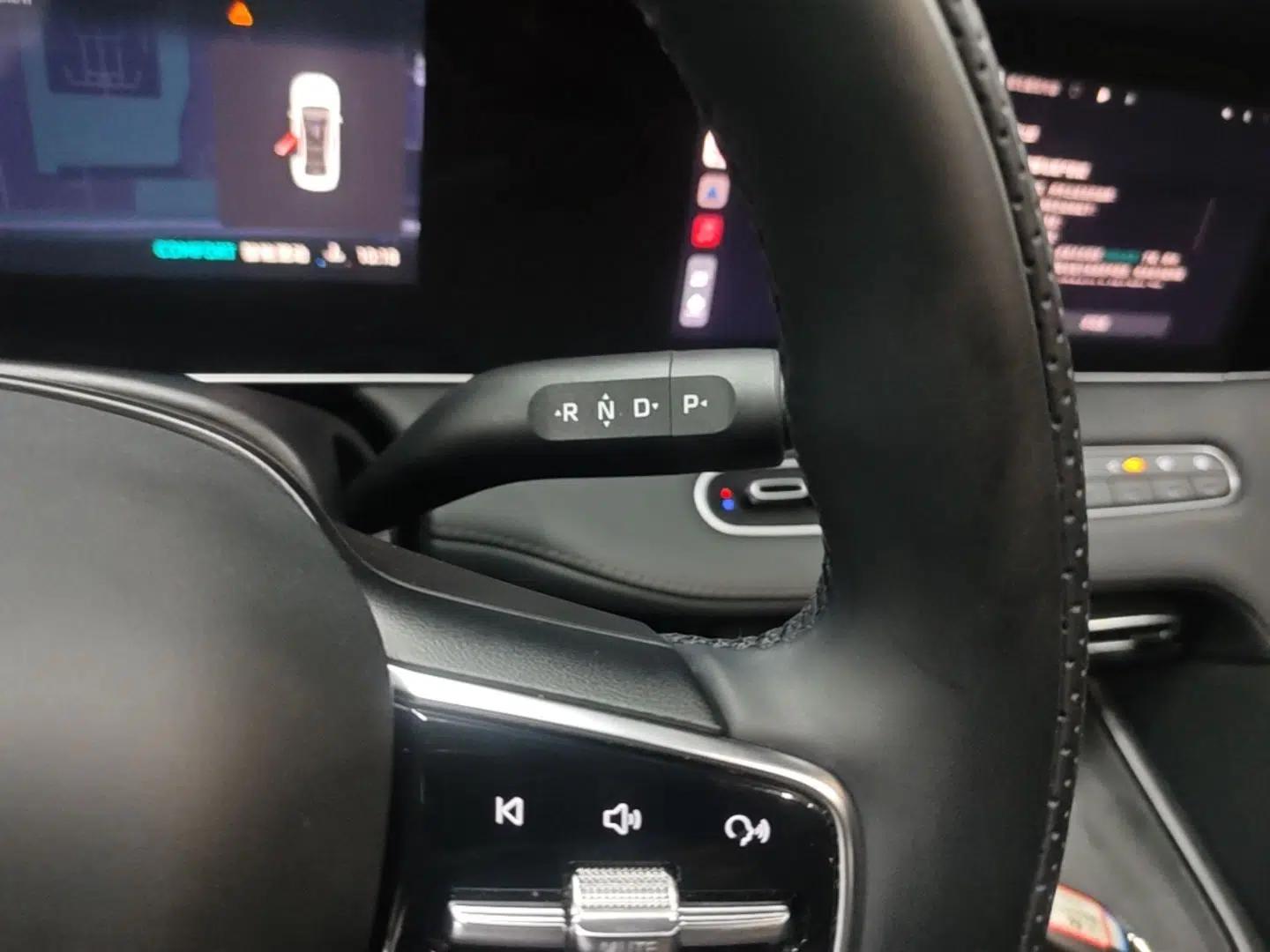 Roewe D7 2025 DMH 125km World Champion Edition — миниатюра 16