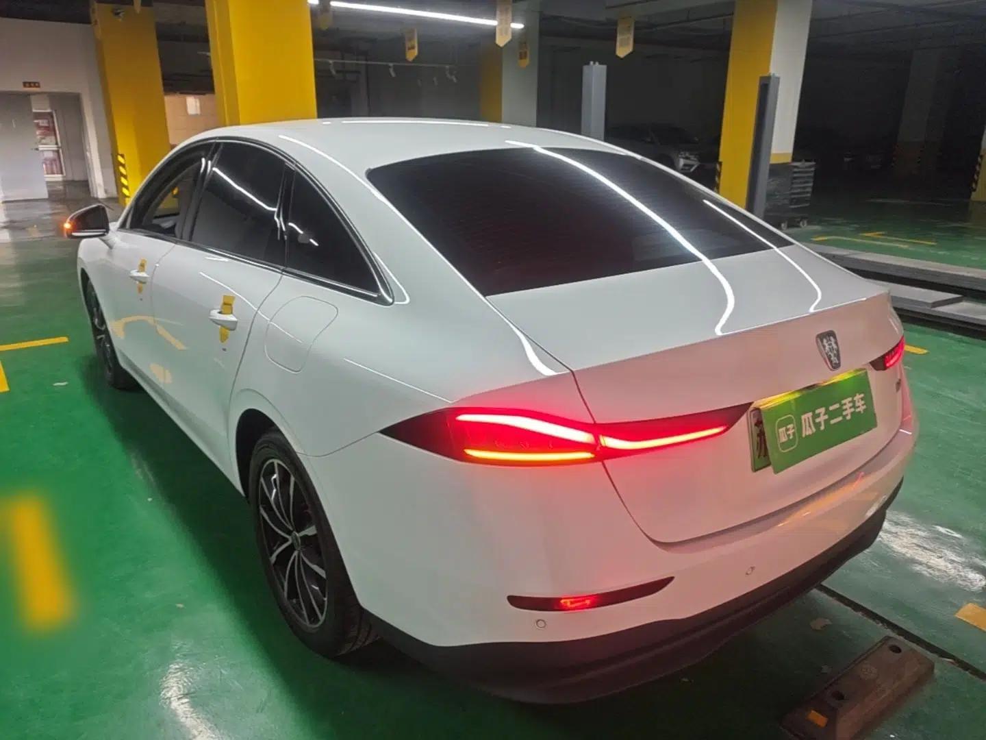Roewe D7 2025 DMH 125km World Champion Edition — миниатюра 4