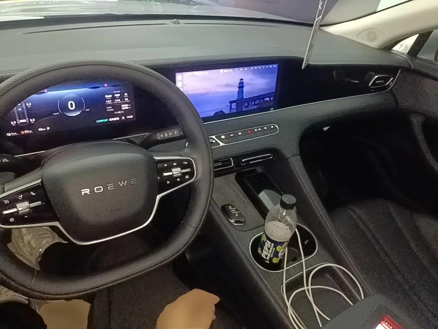 Roewe D7 2025 DMH 125km World Champion Edition — миниатюра 17