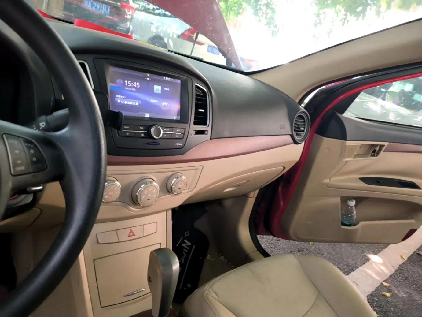 Roewe 350 2012 1.5L Automatic New Year Special Value Edition — миниатюра 13