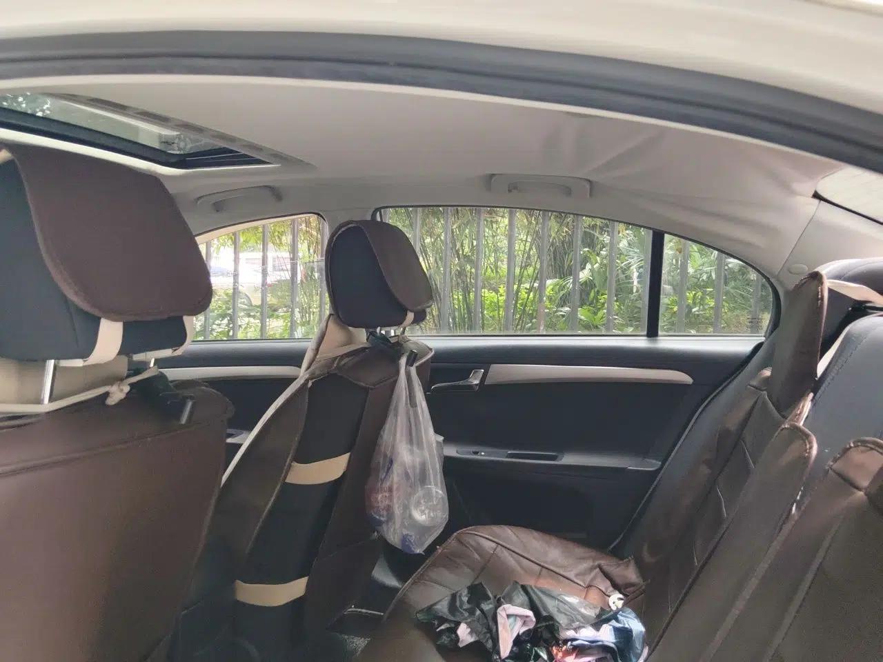 Roewe 350 2015 1.5L Automatic Luxury Sunroof Edition — миниатюра 18