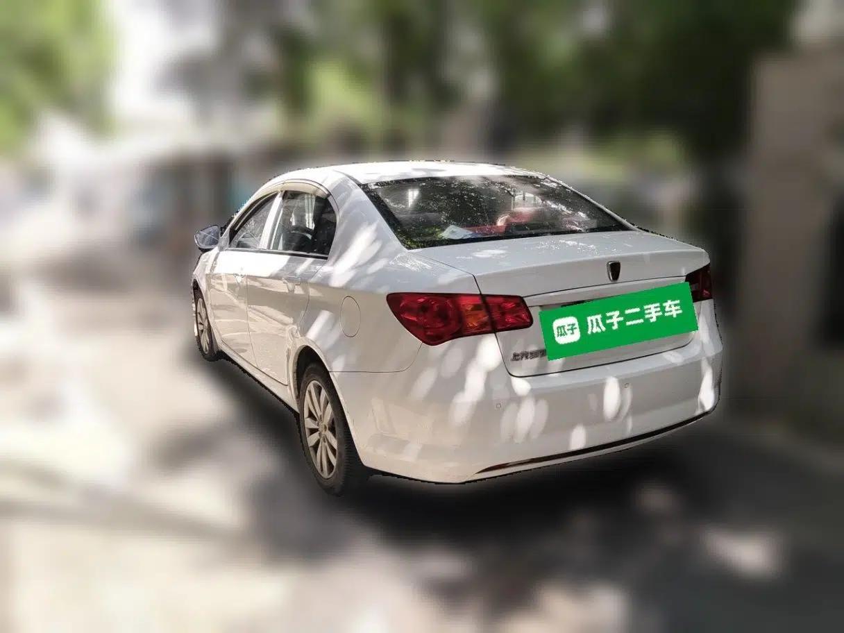 Roewe 350 2015 1.5L Automatic Luxury Sunroof Edition — миниатюра 4