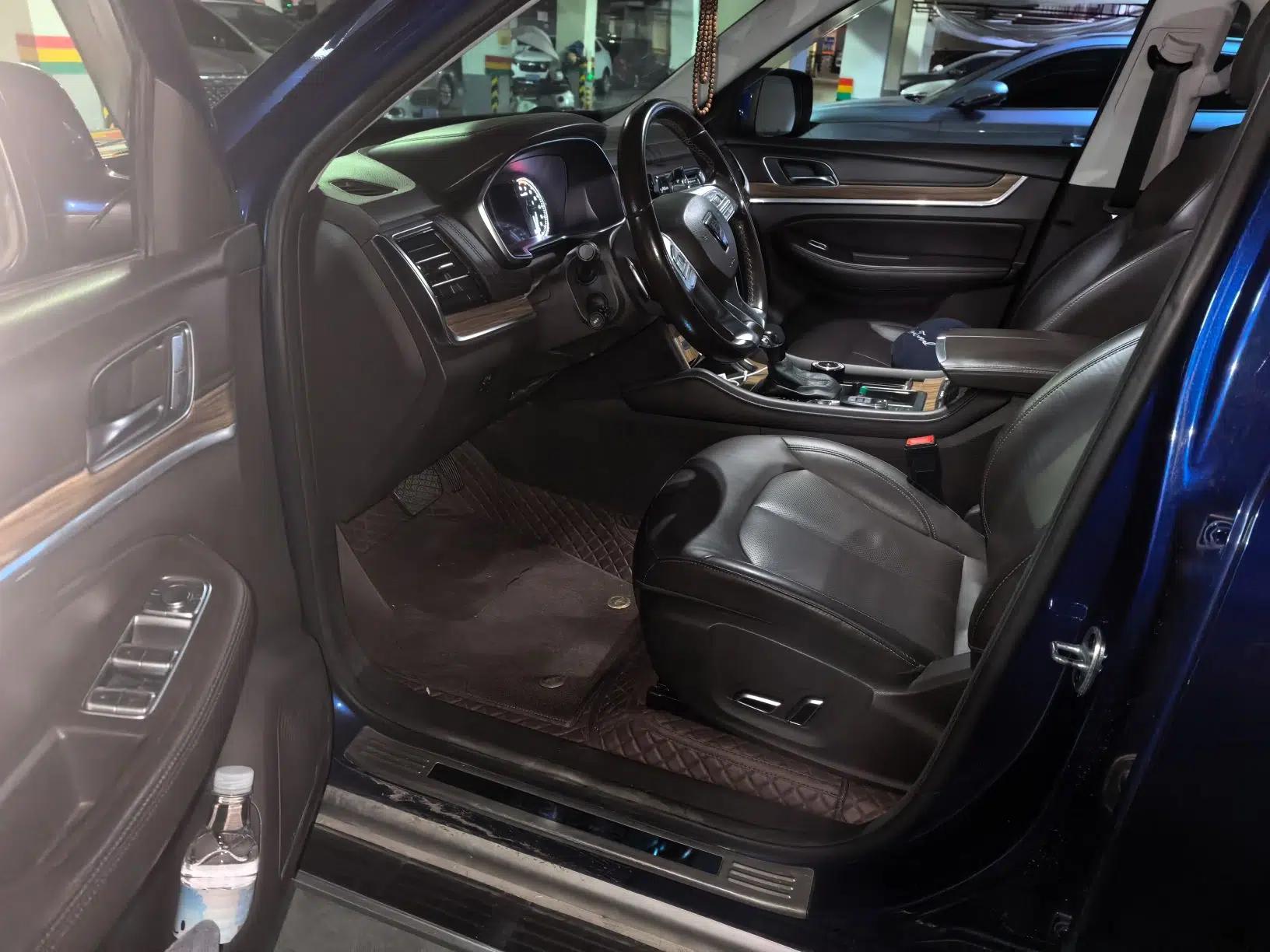 Roewe RX8 2018 30T Smart Connectivity Two-Wheel Drive Supreme Edition — миниатюра 16