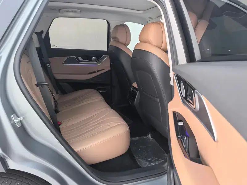 Chery Tiggo 8L 2024 2.0T Automatic Premium Edition — миниатюра 24