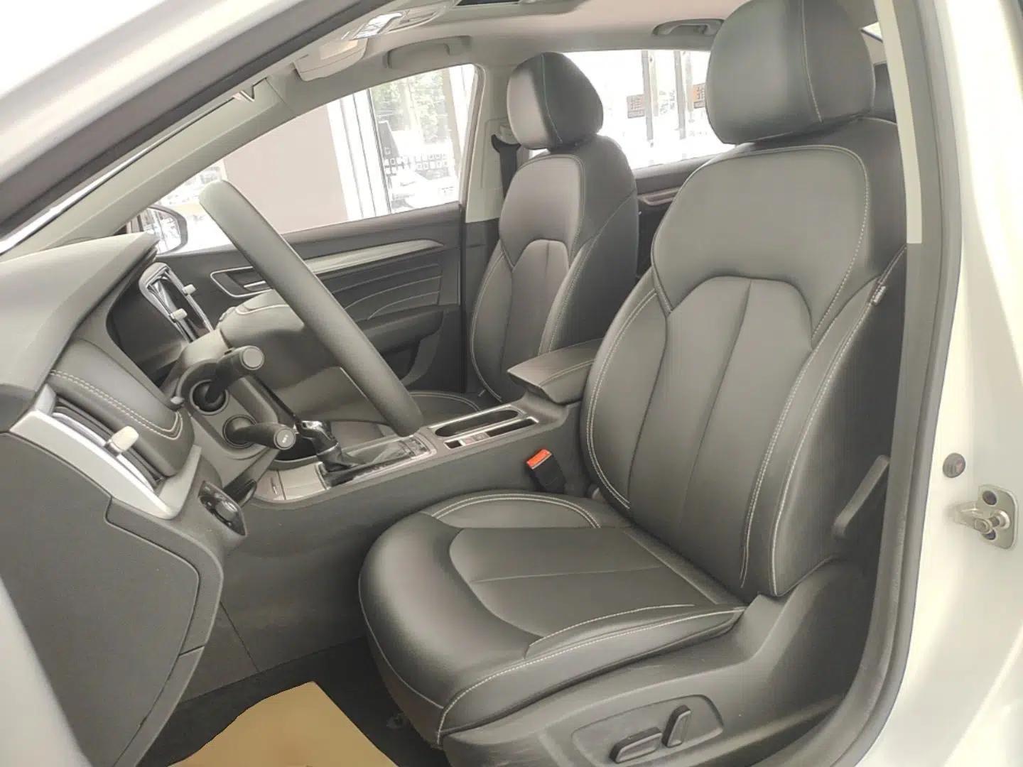 Roewe i6 2020 PLUS 1.6L CVT 4G Connected Glory Flagship Edition — миниатюра 17