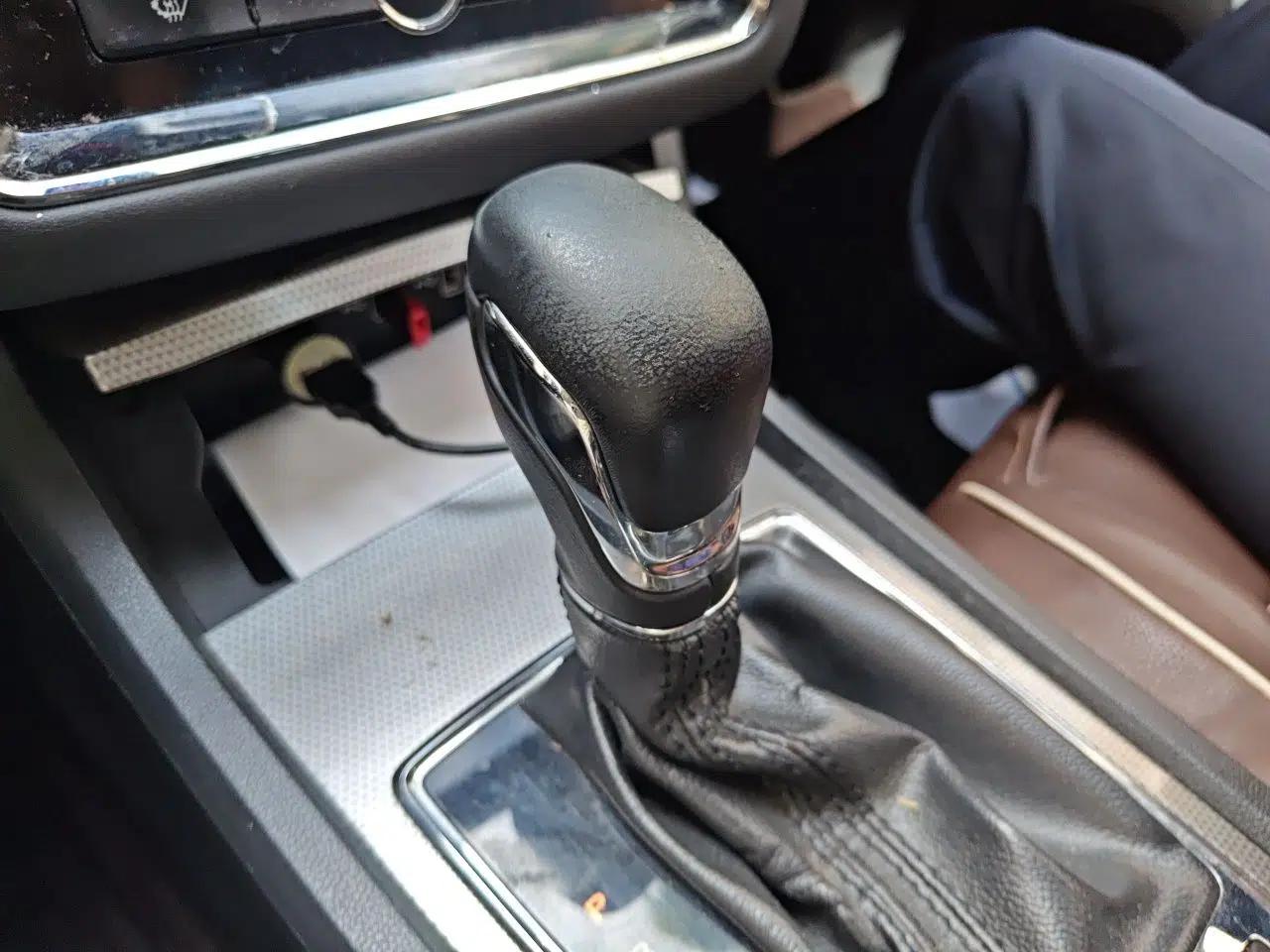 Roewe i6 2017 20T Automatic Internet ZhiZun Edition — миниатюра 14