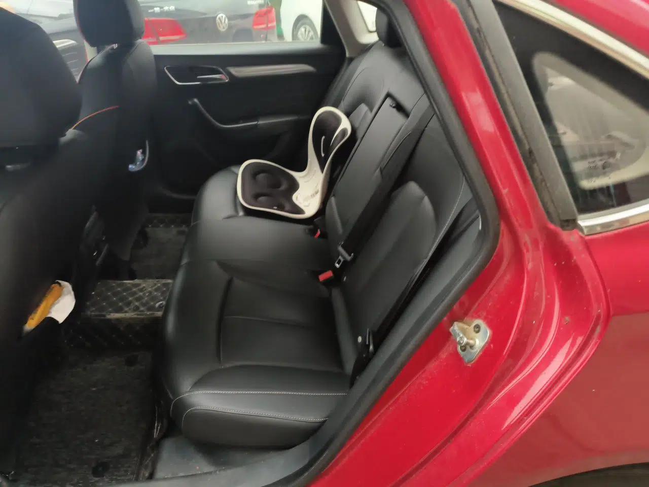 Roewe i6 2017 20T Automatic Internet ZhiZun Edition — миниатюра 17