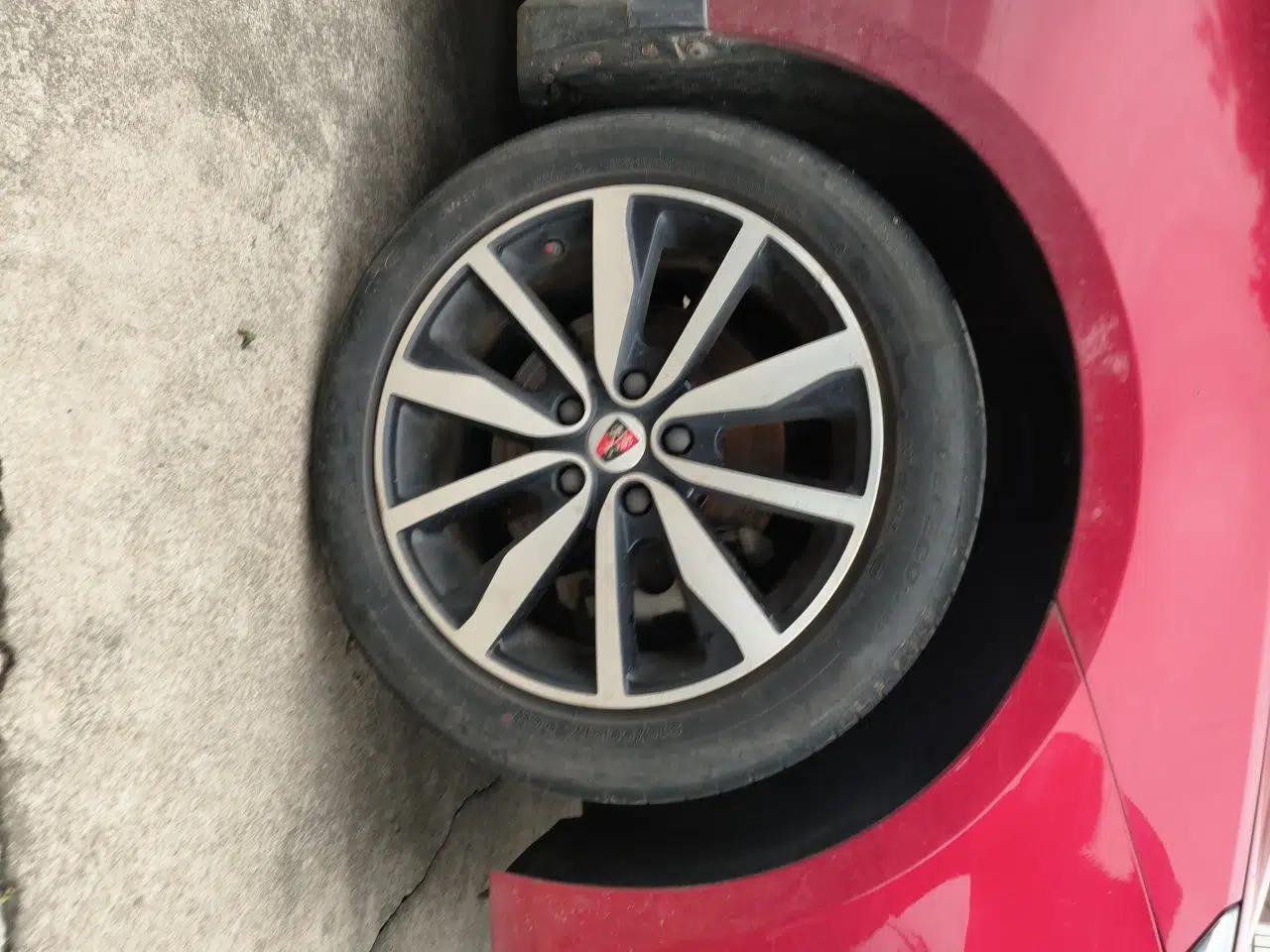 Roewe i6 2017 20T Automatic Internet ZhiZun Edition — миниатюра 8