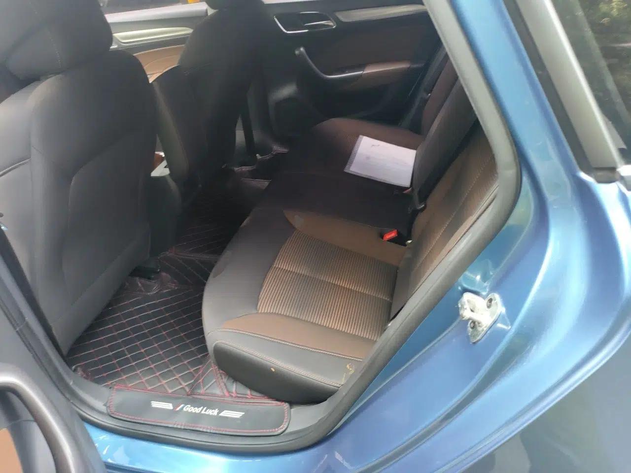 Roewe i6 2019 PLUS 1.6L CVT 4G Connected Luxury Deluxe Edition — миниатюра 17
