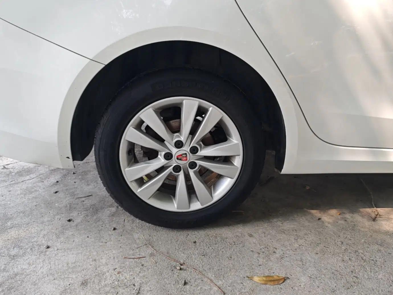 Roewe 360 2015 1.5L Manual Luxury Edition — миниатюра 11