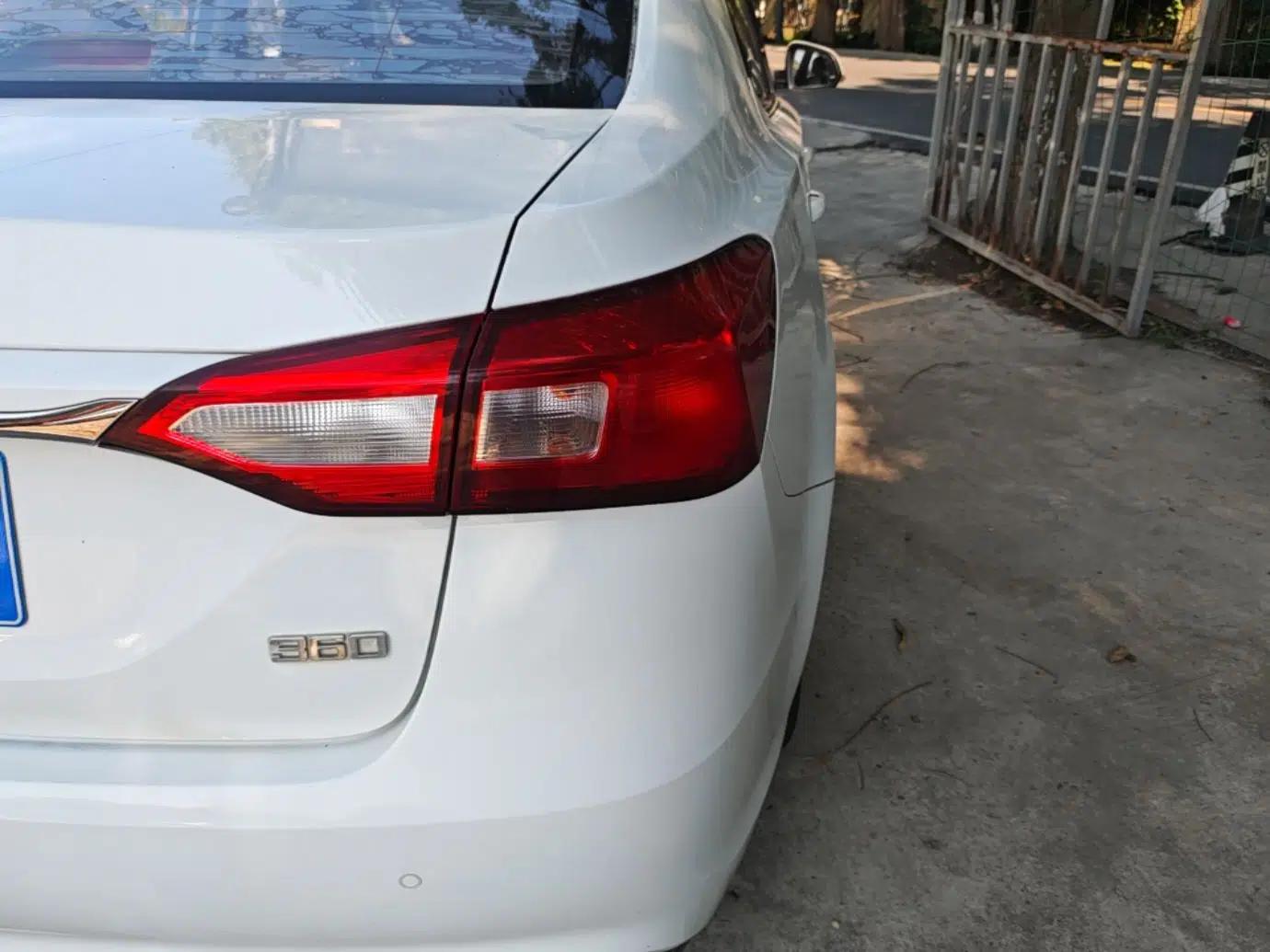 Roewe 360 2015 1.5L Manual Luxury Edition — миниатюра 9