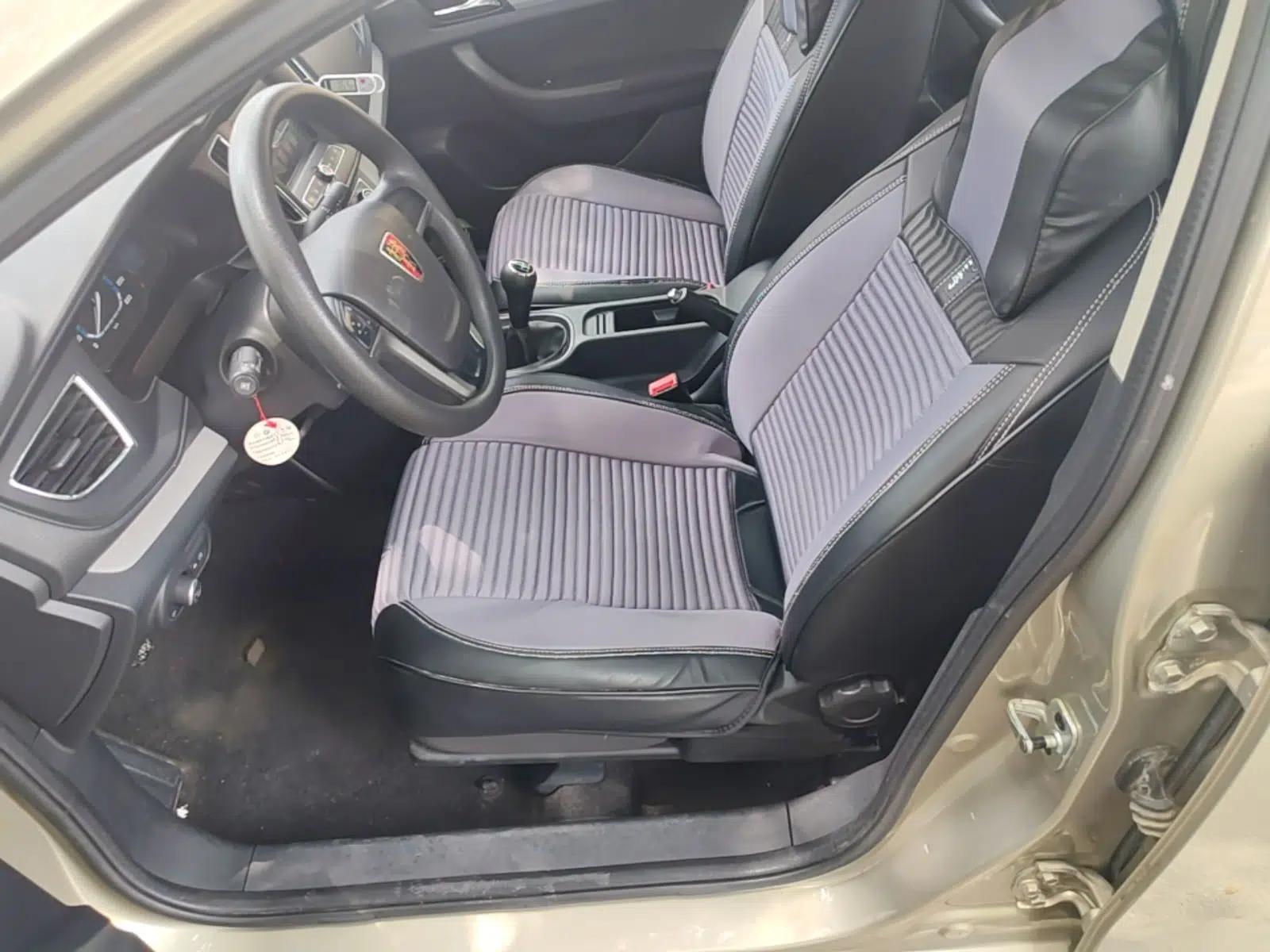 Roewe 360 2016 1.5L Manual Smart Screen Version — миниатюра 17