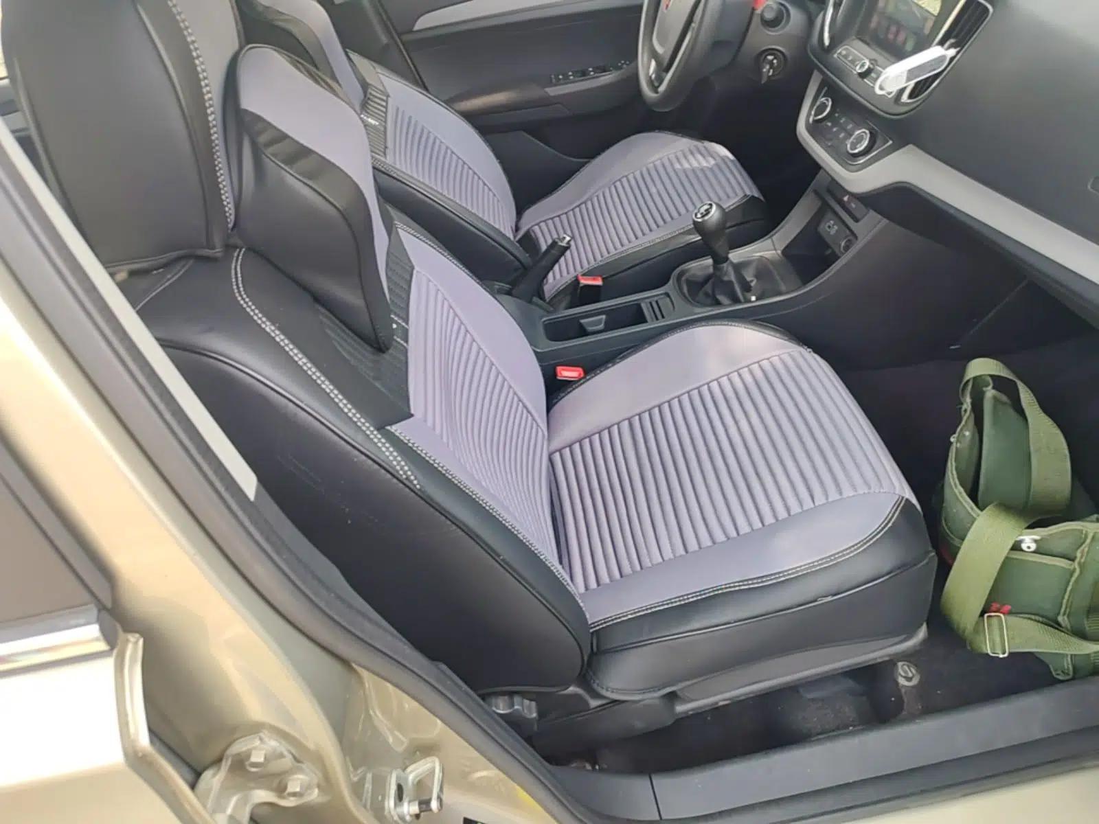 Roewe 360 2016 1.5L Manual Smart Screen Version — миниатюра 19