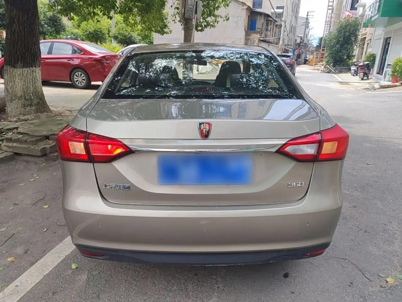 Roewe 360 2016 1.5L Manual Smart Screen Version — миниатюра 5