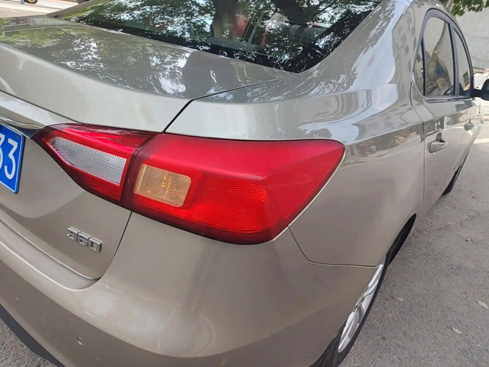 Roewe 360 2016 1.5L Manual Smart Screen Version — миниатюра 9