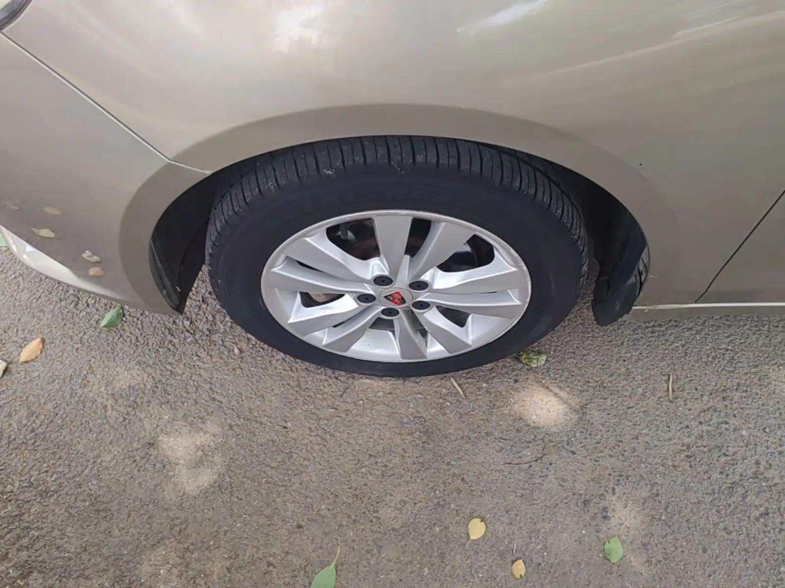Roewe 360 2016 1.5L Manual Smart Screen Version — миниатюра 10