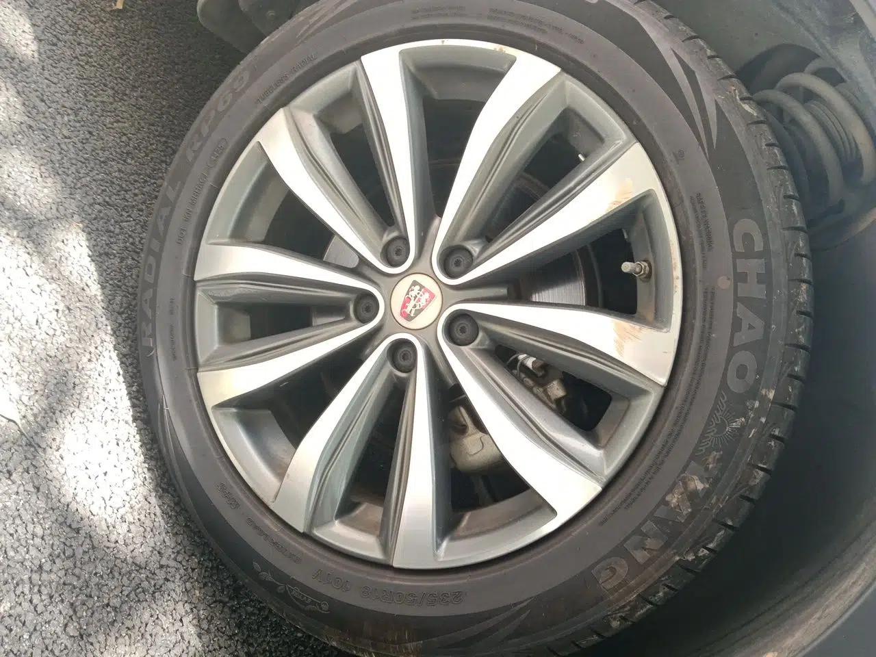 Roewe RX5 MAX 2019 300TGI Automatic 4G Connect Luxury Edition — миниатюра 8