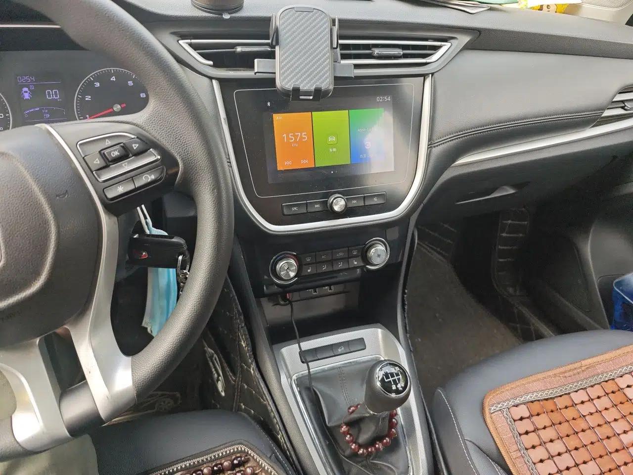Roewe RX3 2018 1.6L Manual Flagship Edition — миниатюра 13