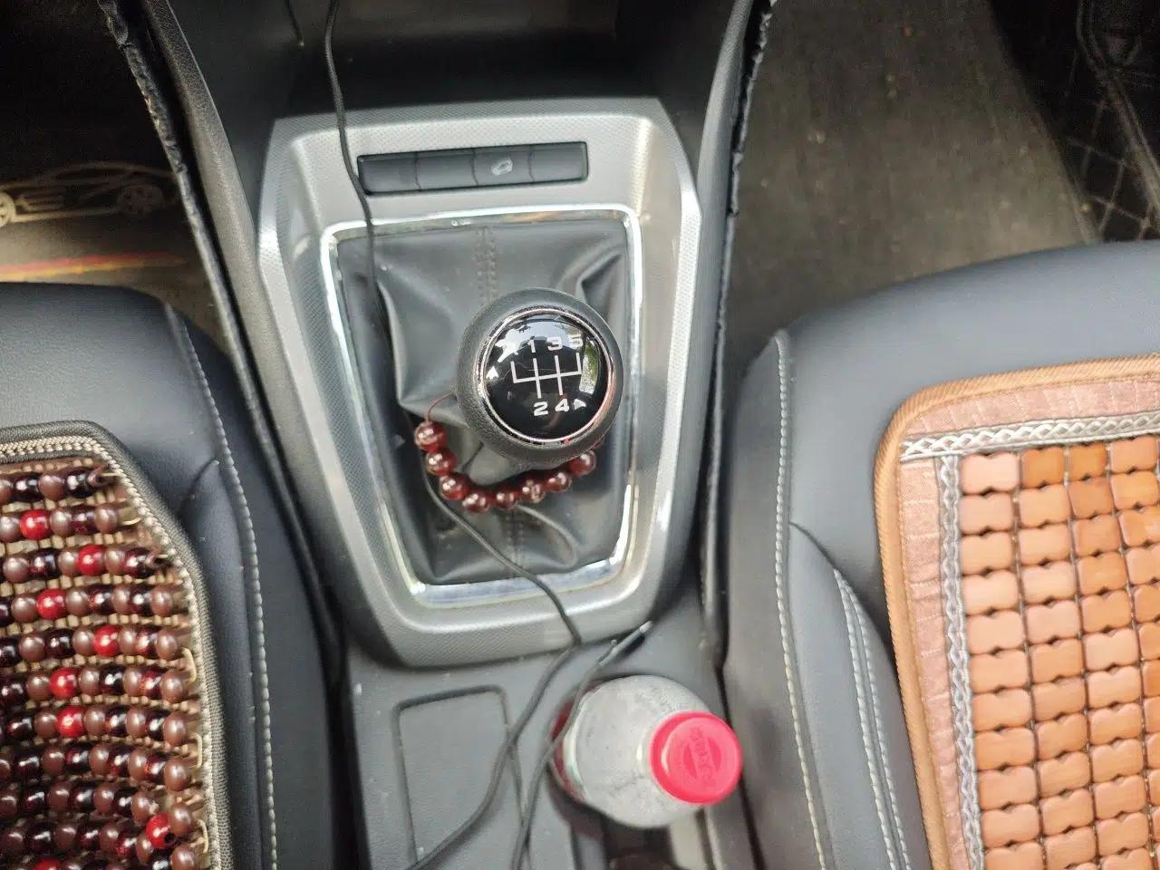 Roewe RX3 2018 1.6L Manual Flagship Edition — миниатюра 14