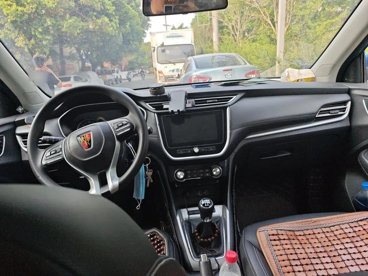 Roewe RX3 2018 1.6L Manual Flagship Edition — миниатюра 9