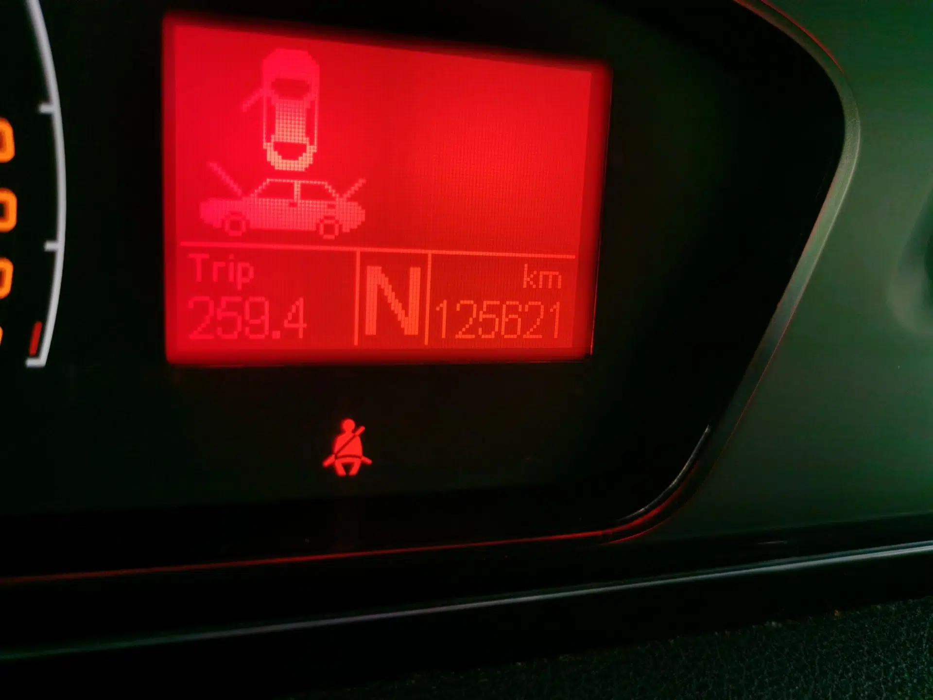 Roewe 550 2010 550 1.8L Automatic Expo Style Edition — миниатюра 12