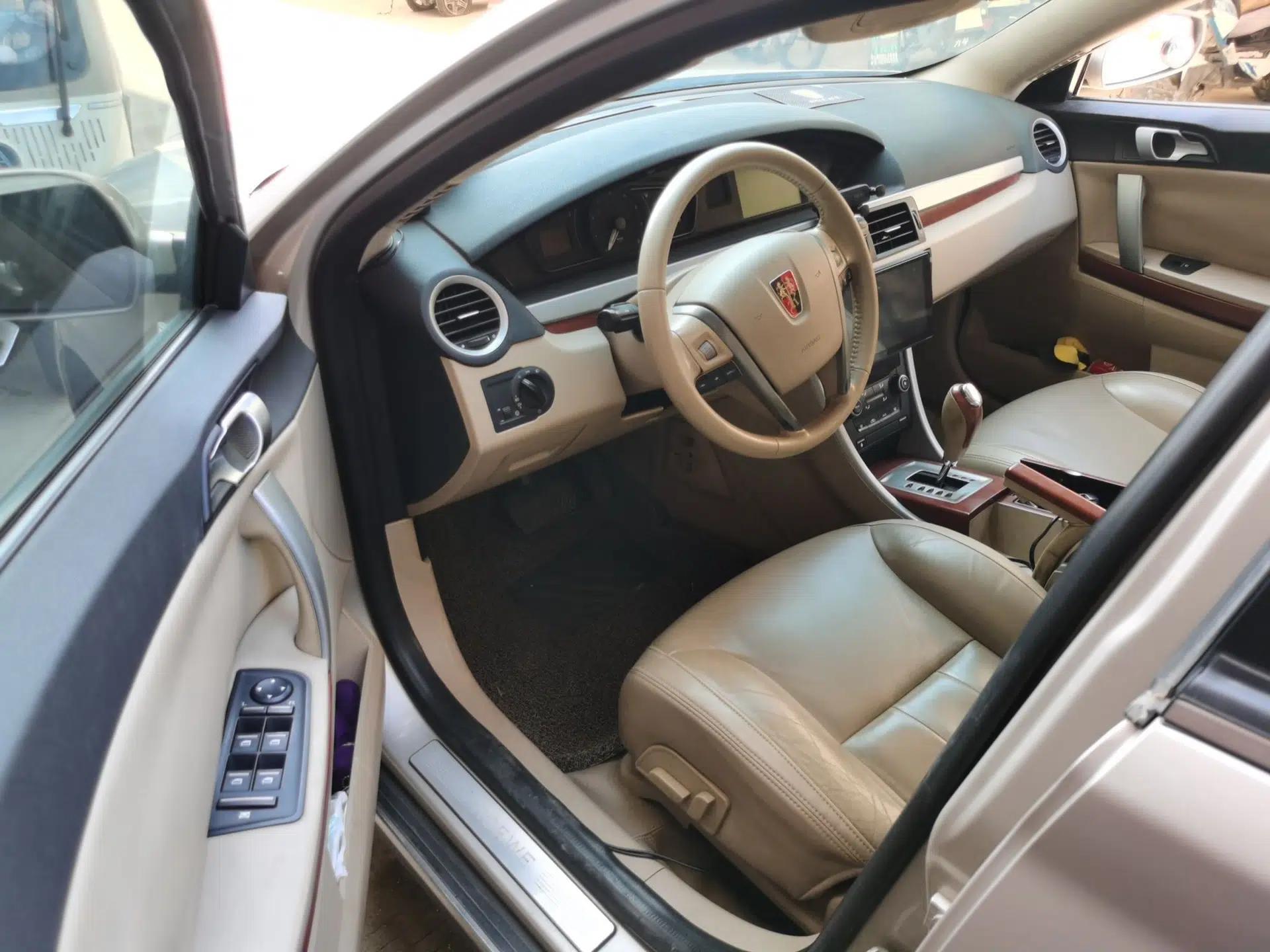 Roewe 550 2010 550 1.8L Automatic Expo Style Edition — миниатюра 16