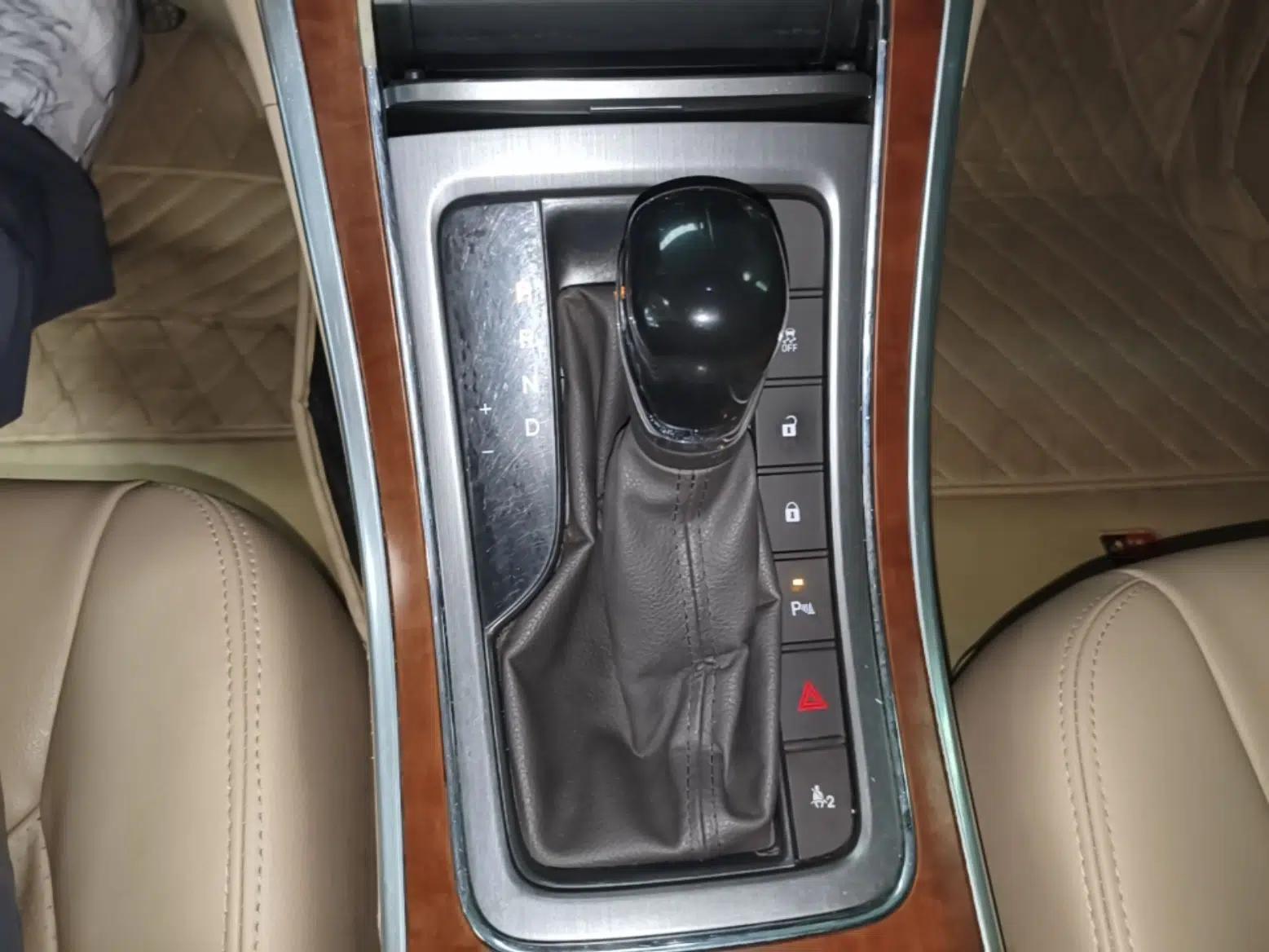 Roewe 950 2012 2.0L Comfort Edition — миниатюра 16
