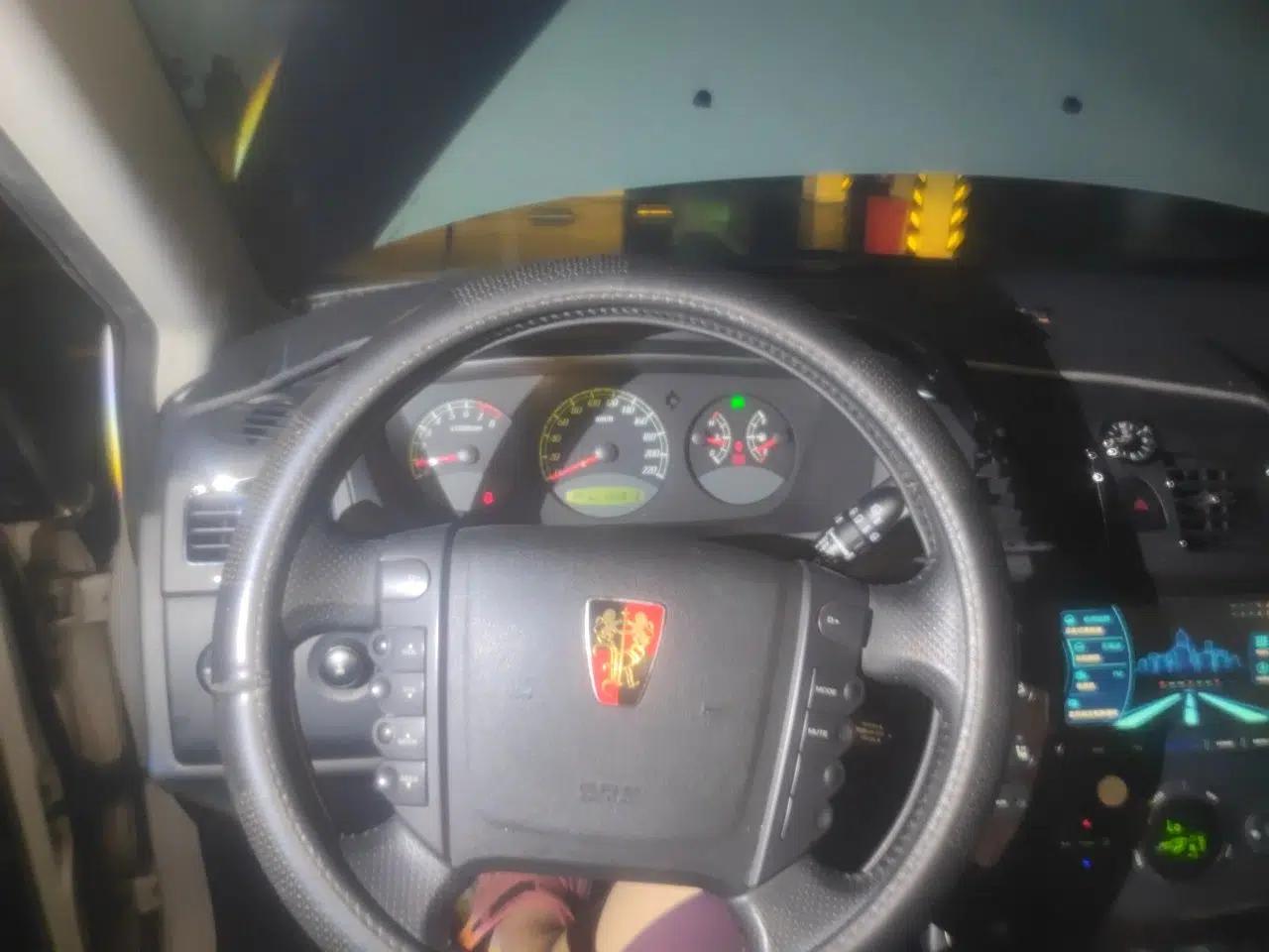 Roewe W5 2014 1.8T 4WD Automatic Haoyu Special Edition — миниатюра 11
