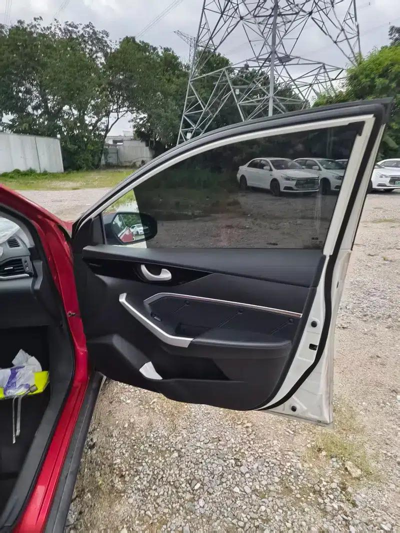 Venucia D60 EV 2022 Standard Range Comfort Edition — миниатюра 13