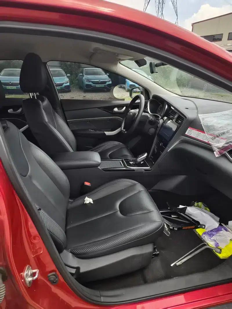 Venucia D60 EV 2022 Standard Range Comfort Edition — миниатюра 16