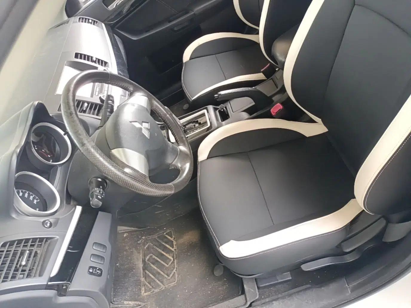 Mitsubishi Lancer EX 2016 1.8L CVT Black-and-White Retro Edition — миниатюра 17