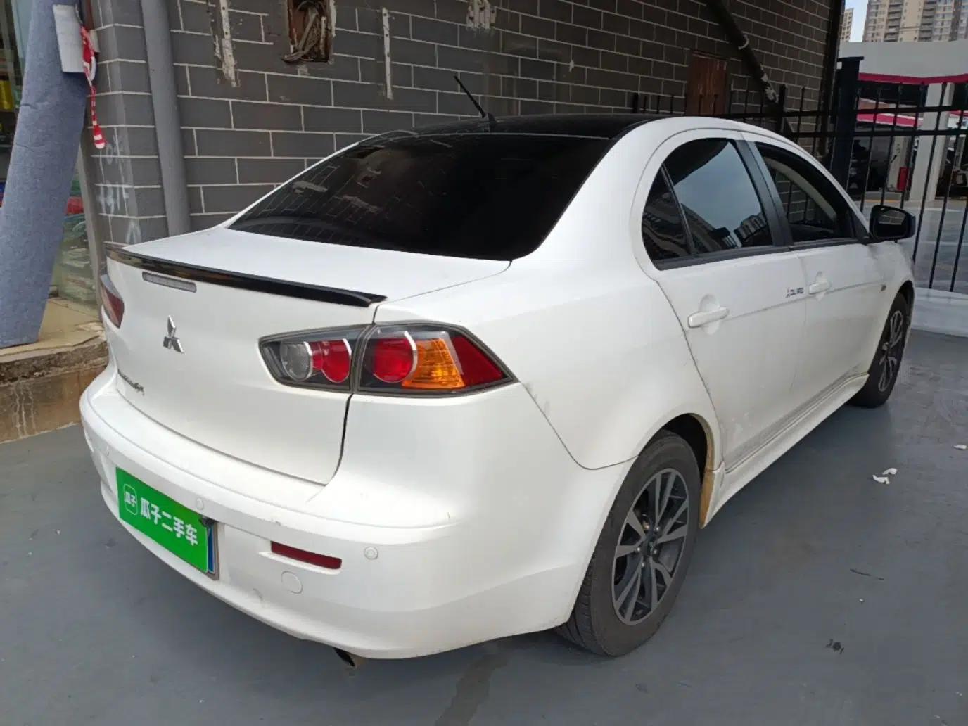 Mitsubishi Lancer EX 2016 1.8L CVT Black-and-White Retro Edition — миниатюра 6