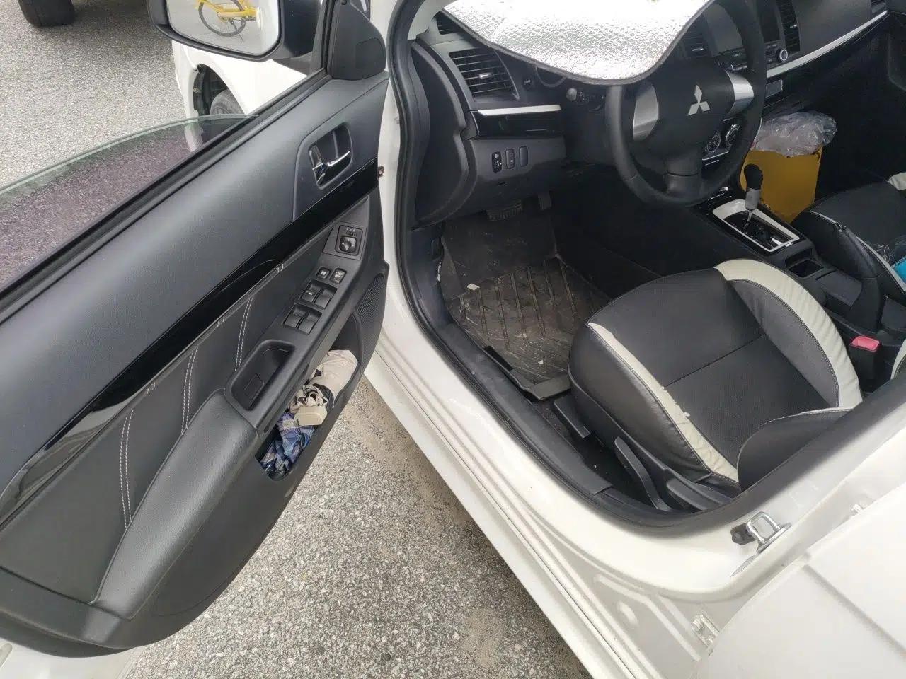 Mitsubishi Lancer EX 2016 1.8L CVT Black-and-White Retro Edition — миниатюра 16