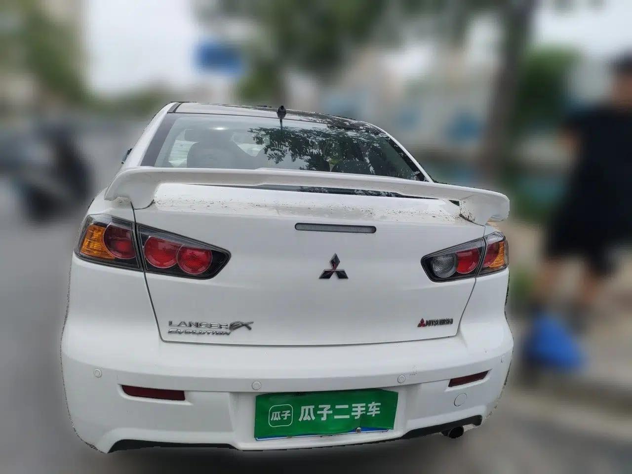 Mitsubishi Lancer EX 2016 1.8L CVT Black-and-White Retro Edition — миниатюра 5