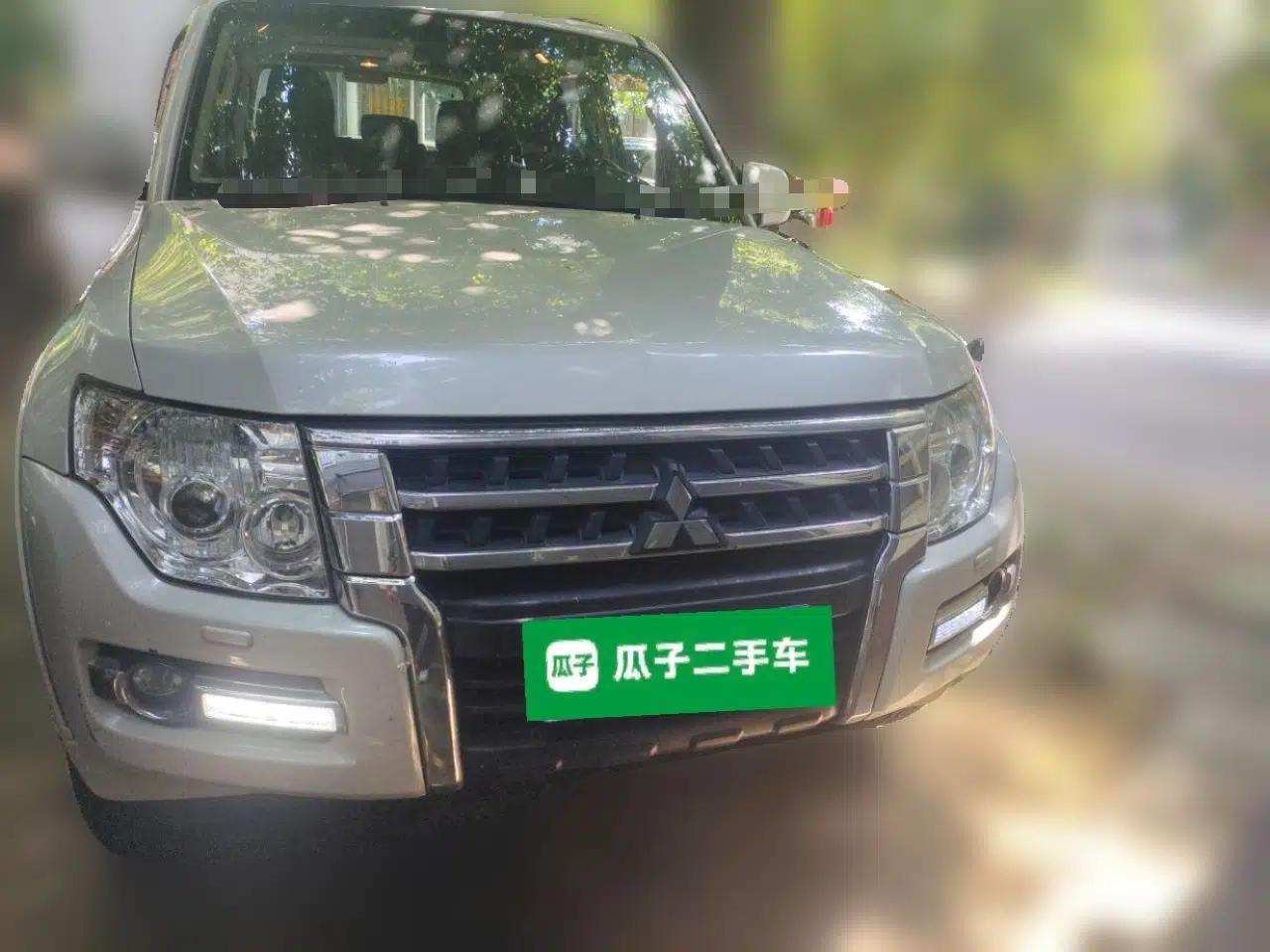 Mitsubishi Pajero 2019 3.0L Automatic Comfort Edition — миниатюра 2