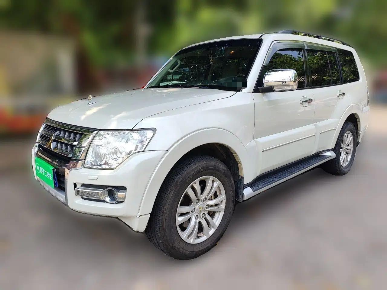 Mitsubishi Pajero Mitsubishi Pajero 3.8L Middle East specification, 7-seater, gasoline, automatic transmission, V97 five-door with sunroof — миниатюра 1