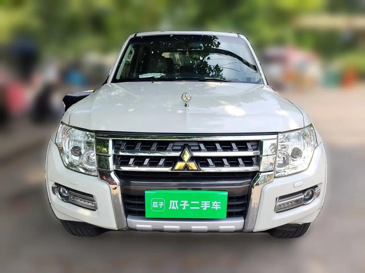 Mitsubishi Pajero Mitsubishi Pajero 3.8L Middle East specification, 7-seater, gasoline, automatic transmission, V97 five-door with sunroof — миниатюра 2