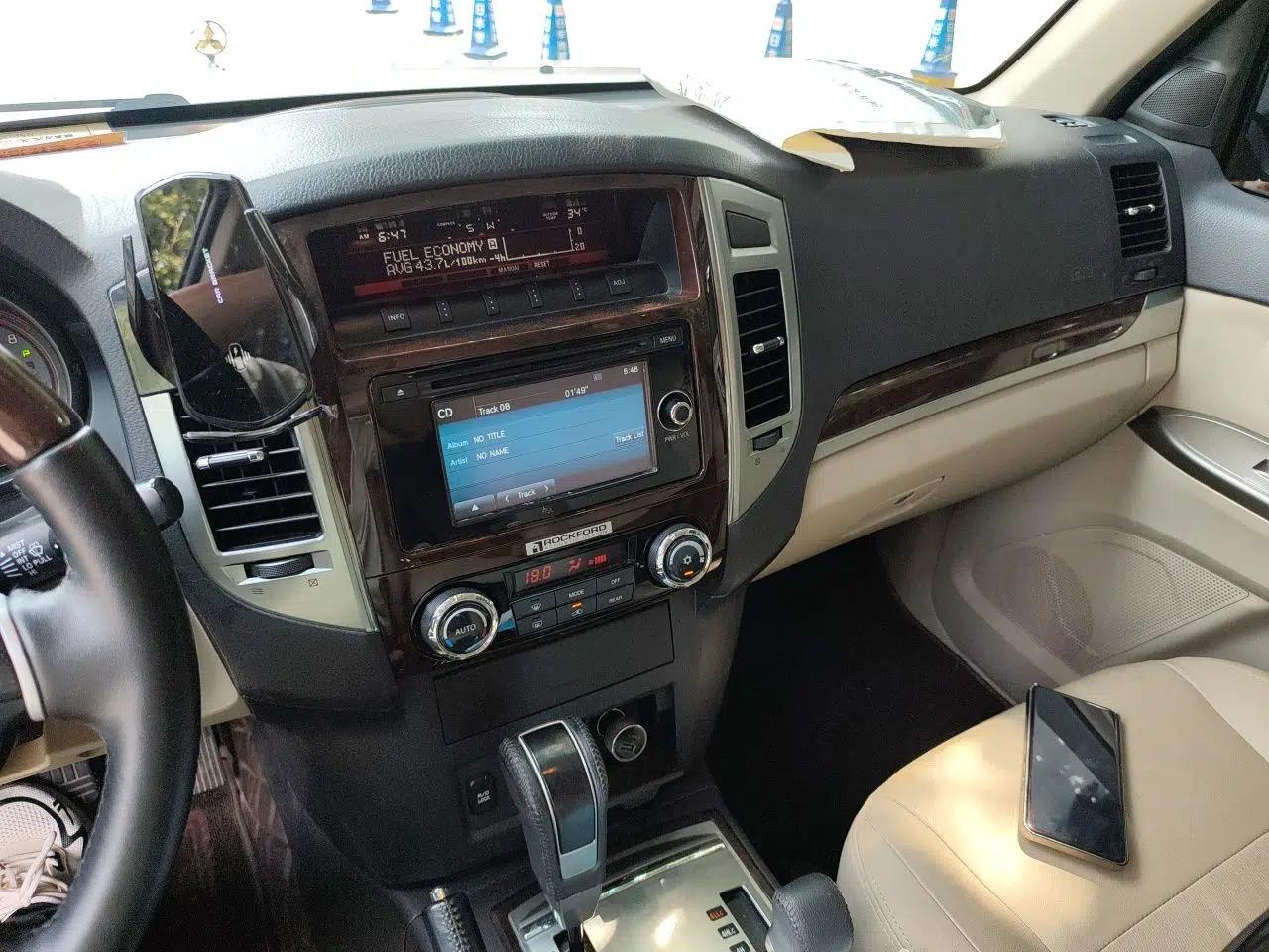 Mitsubishi Pajero Mitsubishi Pajero 3.8L Middle East specification, 7-seater, gasoline, automatic transmission, V97 five-door with sunroof — миниатюра 13