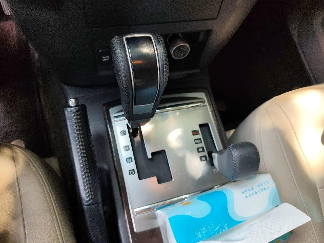 Mitsubishi Pajero Mitsubishi Pajero 3.8L Middle East specification, 7-seater, gasoline, automatic transmission, V97 five-door with sunroof — миниатюра 14