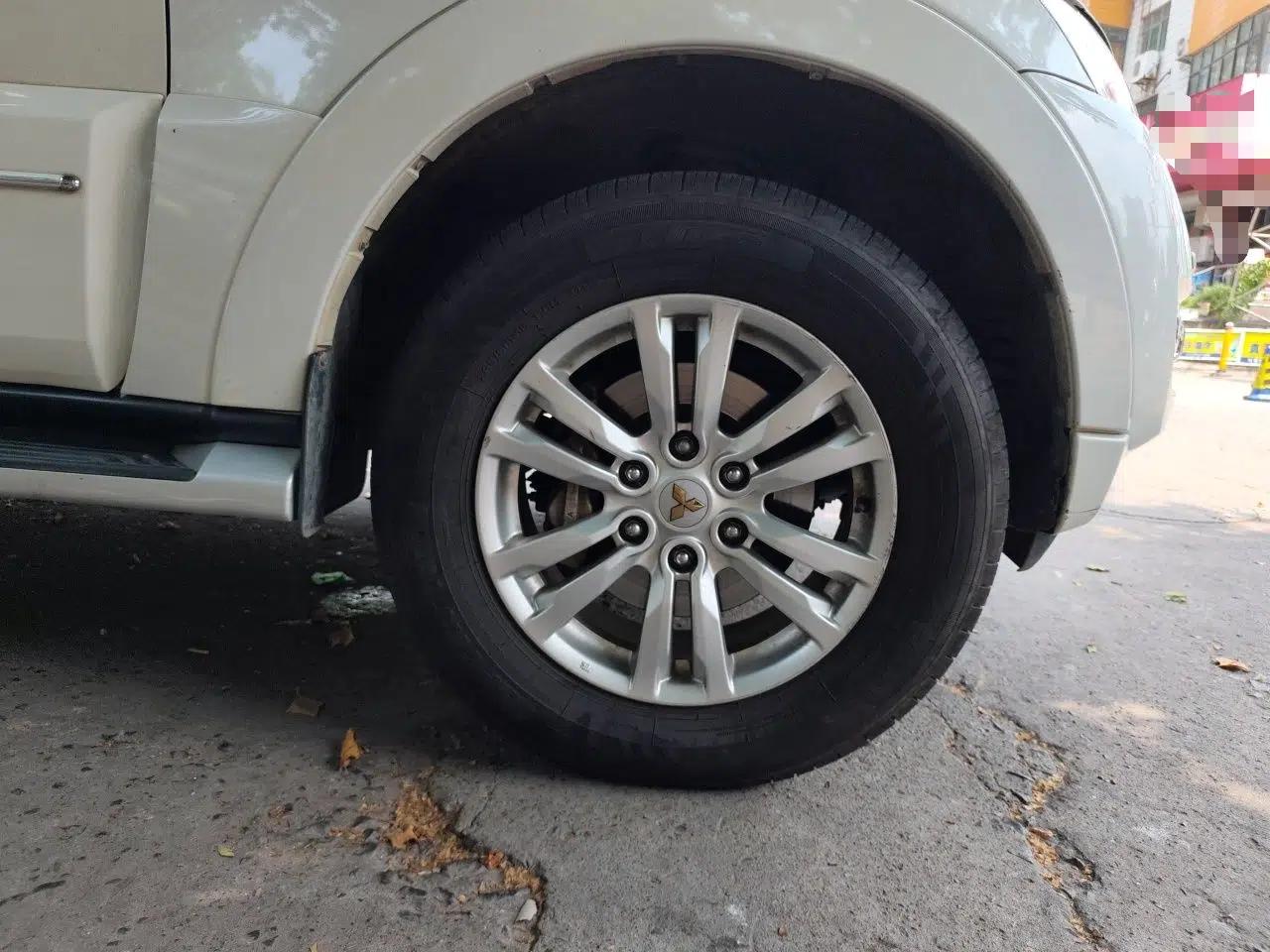 Mitsubishi Pajero Mitsubishi Pajero 3.8L Middle East specification, 7-seater, gasoline, automatic transmission, V97 five-door with sunroof — миниатюра 8