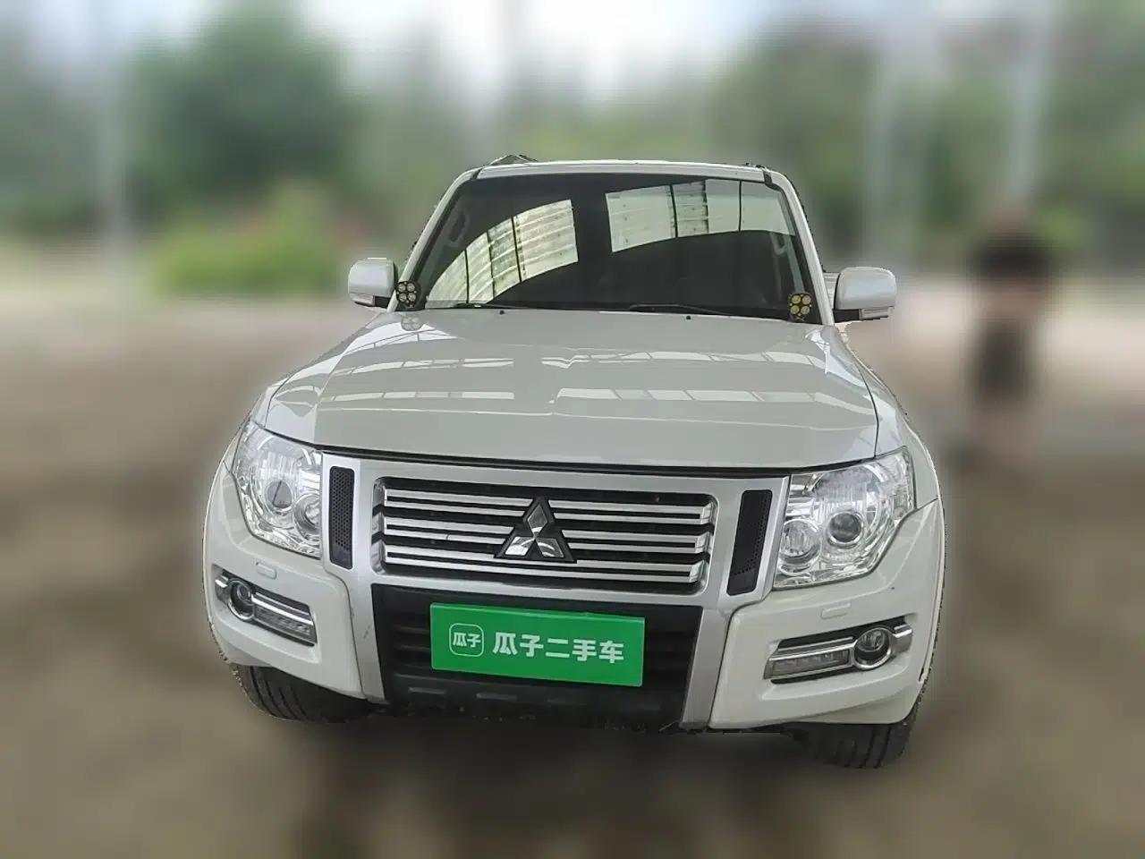 Mitsubishi Pajero 2019 3.0L Automatic Standard Edition — миниатюра 2