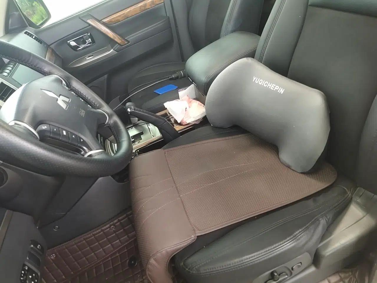 Mitsubishi Pajero 2019 3.0L Automatic Standard Edition — миниатюра 15