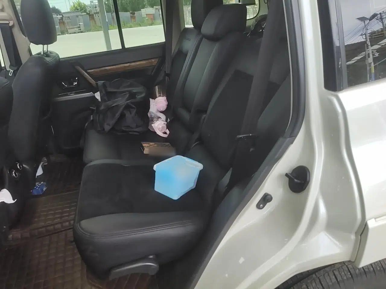 Mitsubishi Pajero 2019 3.0L Automatic Standard Edition — миниатюра 17