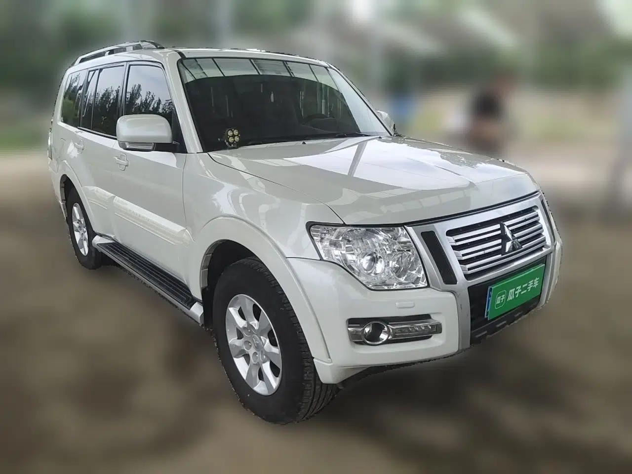 Mitsubishi Pajero 2019 3.0L Automatic Standard Edition — миниатюра 3