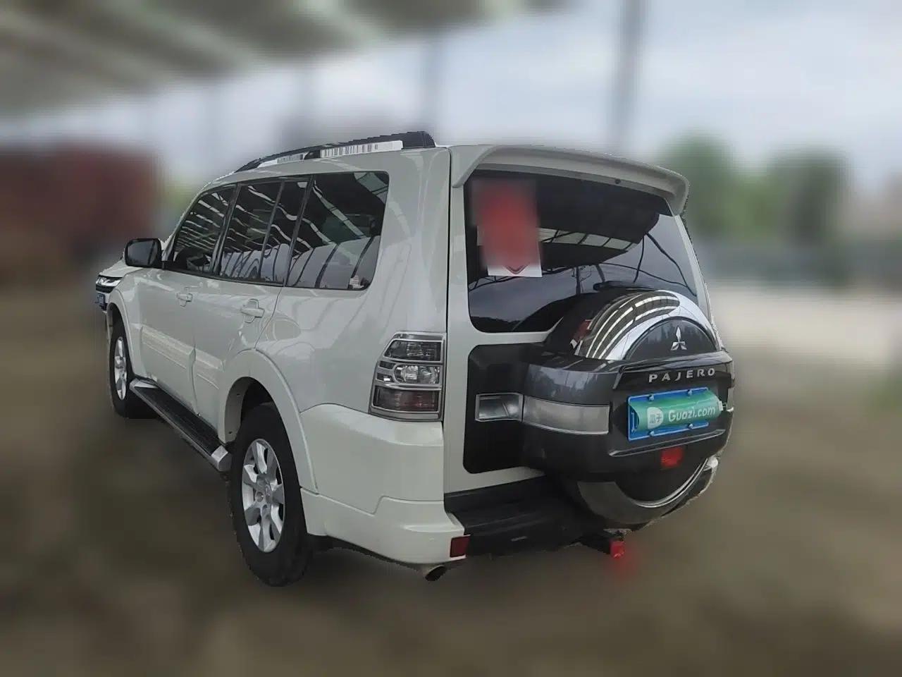 Mitsubishi Pajero 2019 3.0L Automatic Standard Edition — миниатюра 4
